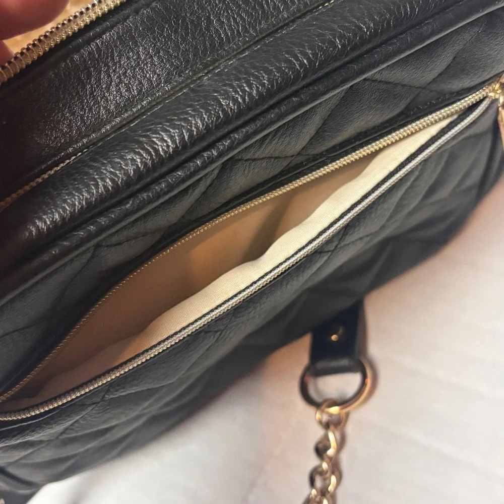 Itzy Ritzy Boss Crossbody Diaper Bag Black Quilted Vegan Leather Gold Hardware